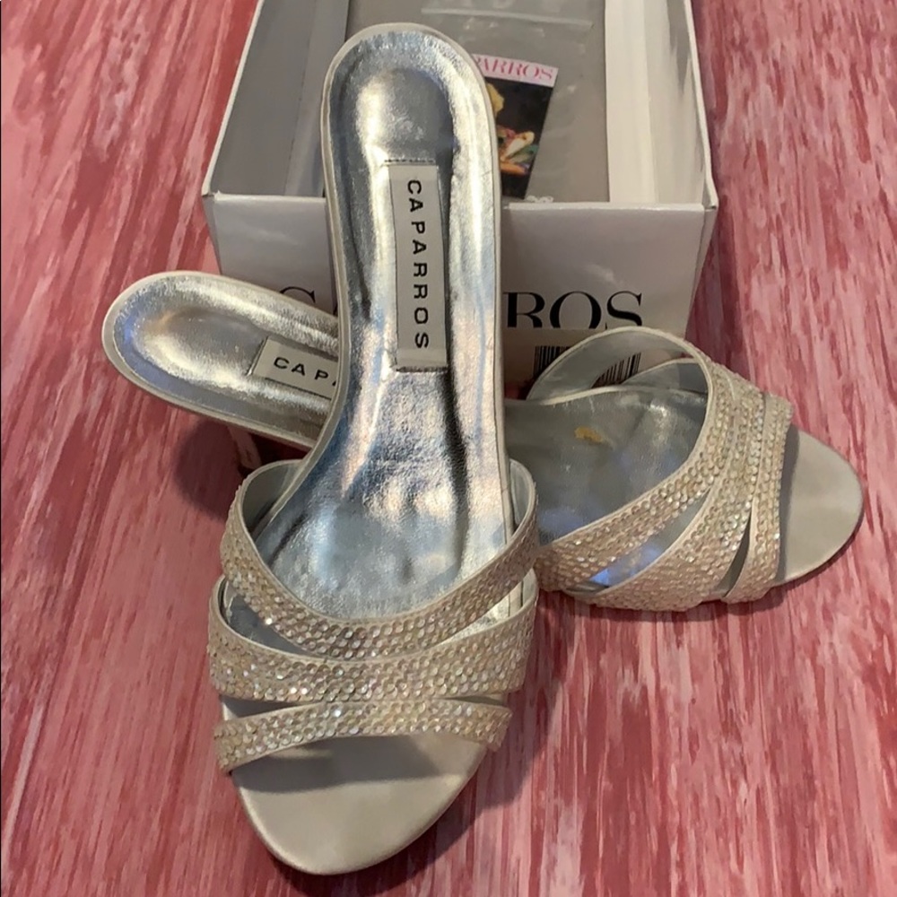 Caparros Beaded White Silk 2 3/4 Heels, size 7.5